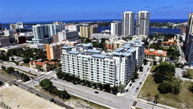 Building Photo - 480 Hibiscus St