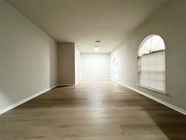 Building Photo - 16615 Glamis Ln