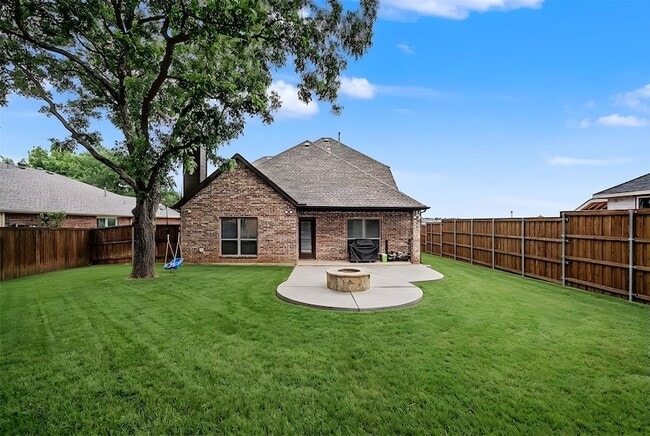 Photo - 2600 Brandi Ln House