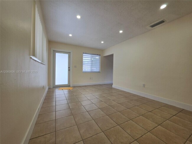 Foto del edificio - 5290 NW 2nd Terrace