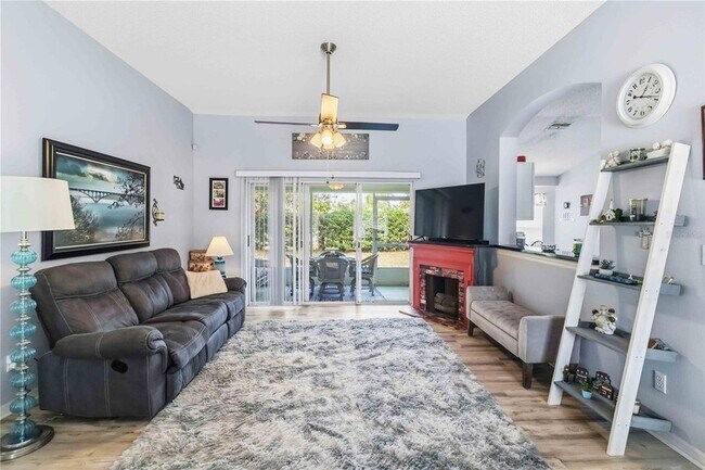 Foto del edificio - 2447 E Del Webb Blvd