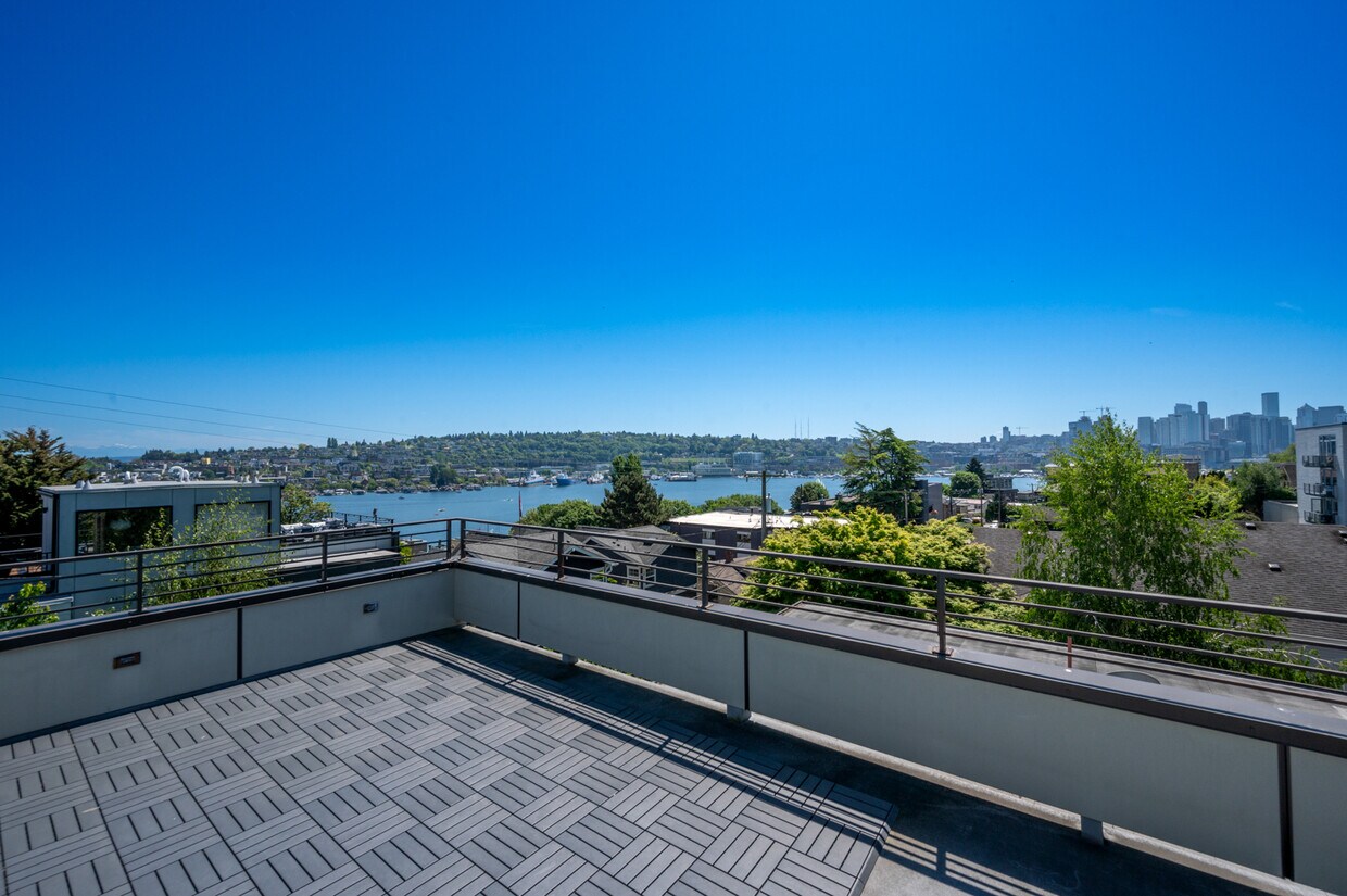 Foto principal - 2121 Waverly Pl N