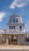 Building Photo - 46 Barberie Ave