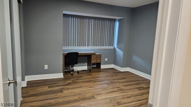 Building Photo - 56 Woods Edge Dr