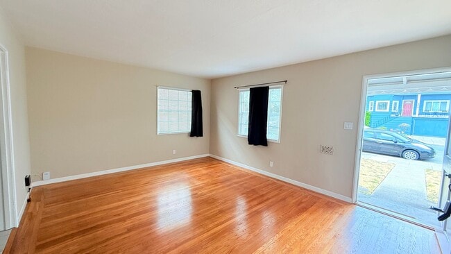 Foto del edificio - 472-474 Taylor Avenue