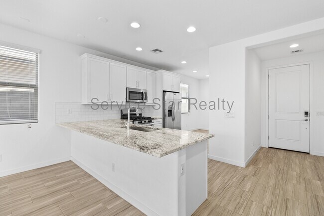 Building Photo - 8945 W Palo Verde Dr