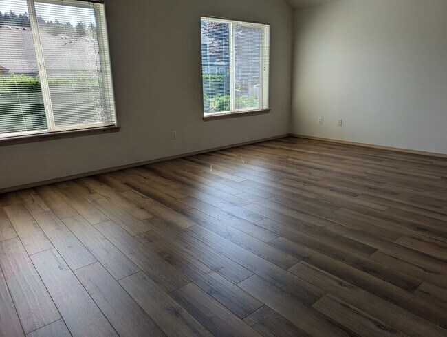 Building Photo - WA383