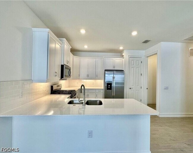 Building Photo - 43866 Blue Heron Ln