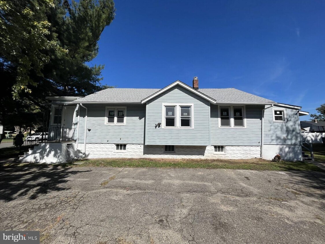 411 Woodland Ave Unit A, Cherry Hill, NJ 08002 Apartment for Rent in