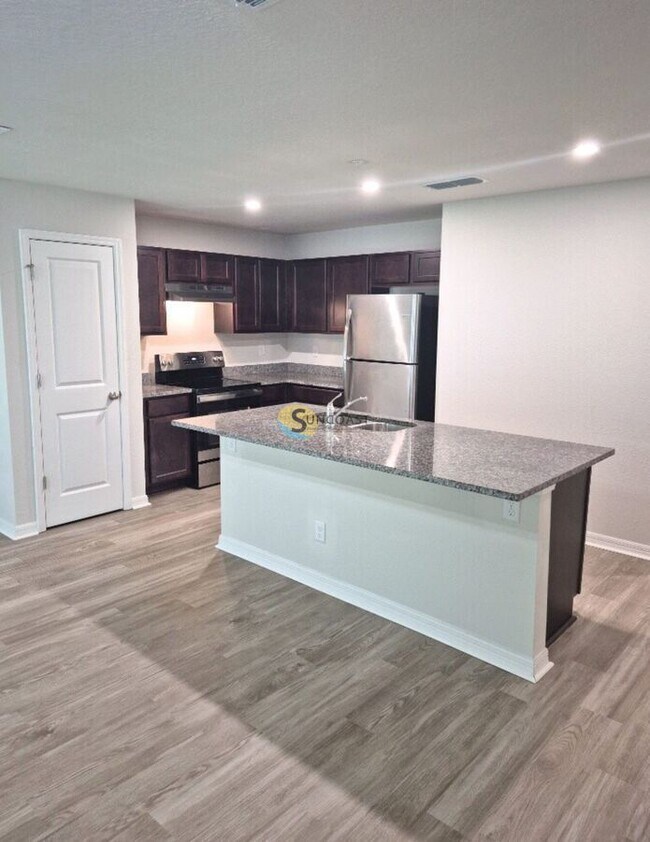 Foto del edificio - 7656 Mailes Ct