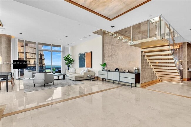 Building Photo - 200 Biscayne Blvd Way