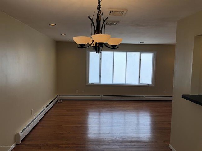 Foto del edificio - 56 Bamberger Ln
