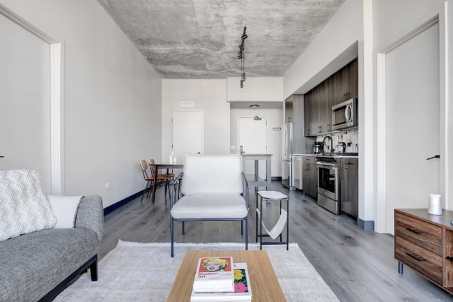 Building Photo - 222 N Ada St