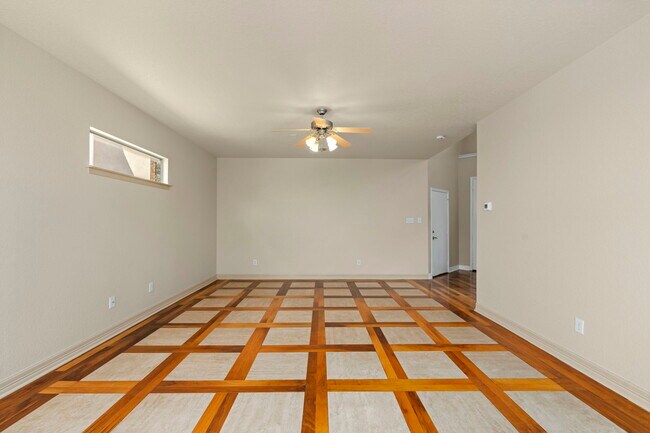 Building Photo - 1230 Nicholas Manor