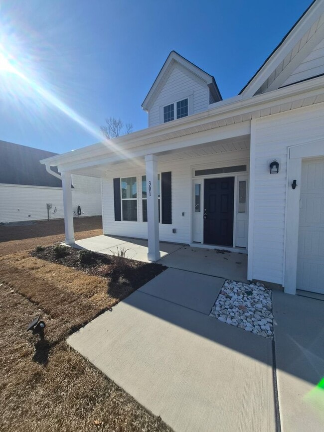 Building Photo - 301 Harvest Mdw Xing