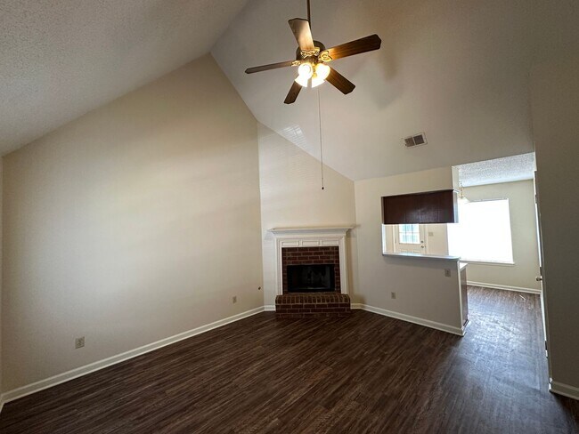 Foto del edificio - 3 Bedroom, 2 Full Baths in Horn Lake, Wellington Square Subdivision