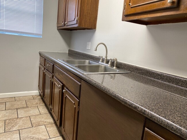 Building Photo - 289 Greenfield Dr