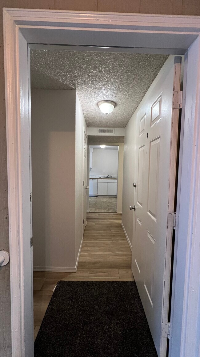 Building Photo - 14801 132nd Ave E