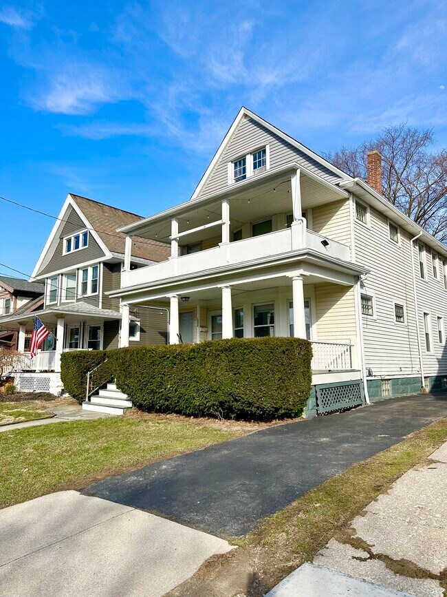 Building Photo - 1441 Lauderdale Ave