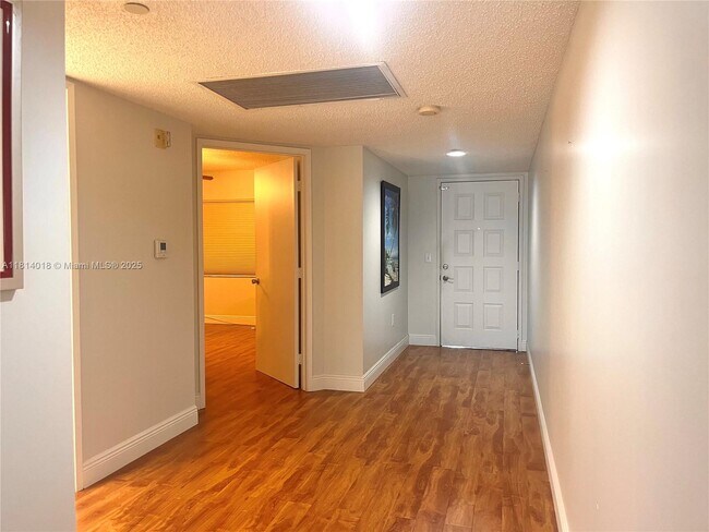 Foto del edificio - 12550 SW 15th St