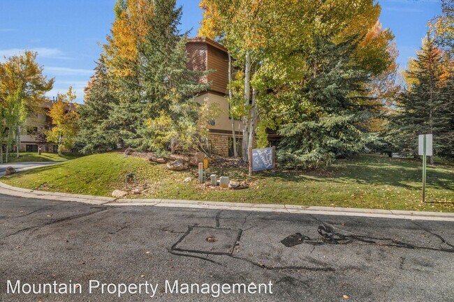 Building Photo - 2 br, 2 bath House - 1600 Pinebrook Blvd, #B4
