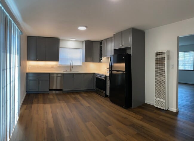 kitchen - 1450 F St