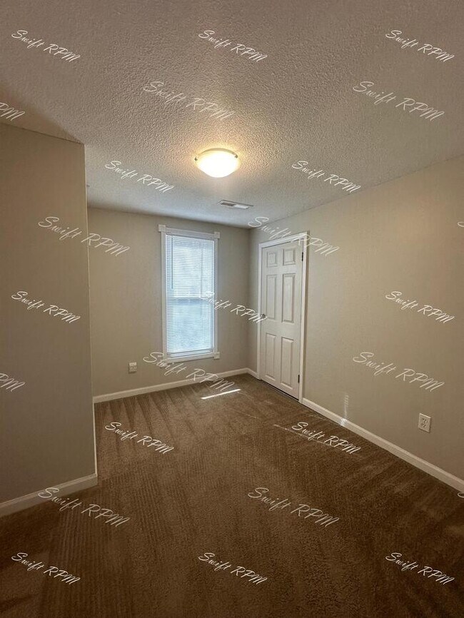 Building Photo - 312 E Kansas St