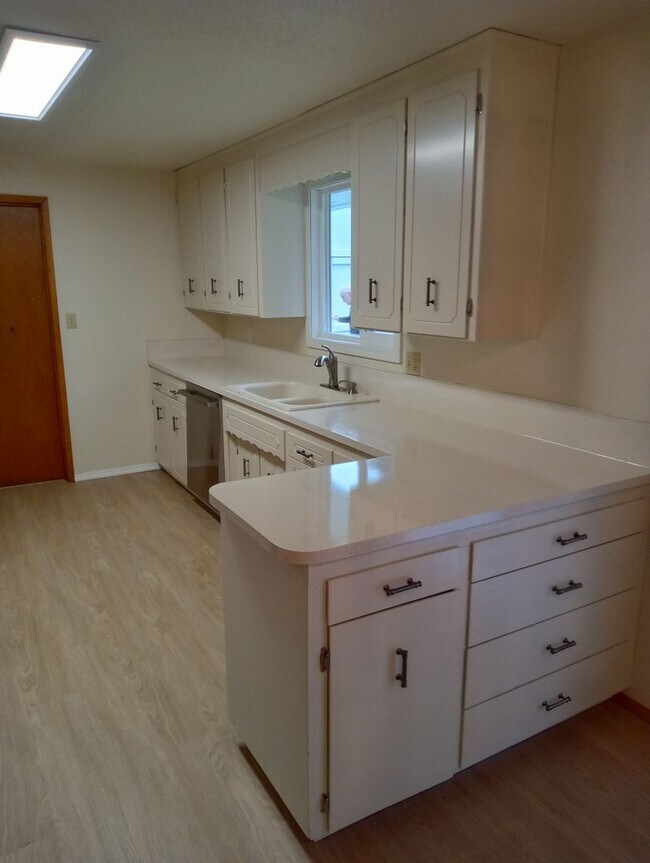 Foto del edificio - 3 Bedroom Rambler Centrally Located in Lacey
