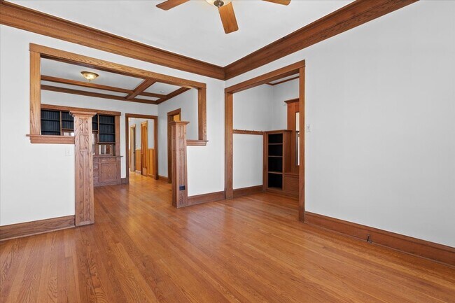 Foto del edificio - 4226 N Sawyer Ave