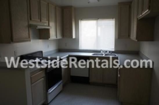 Primary Photo - 408 S Clementine St