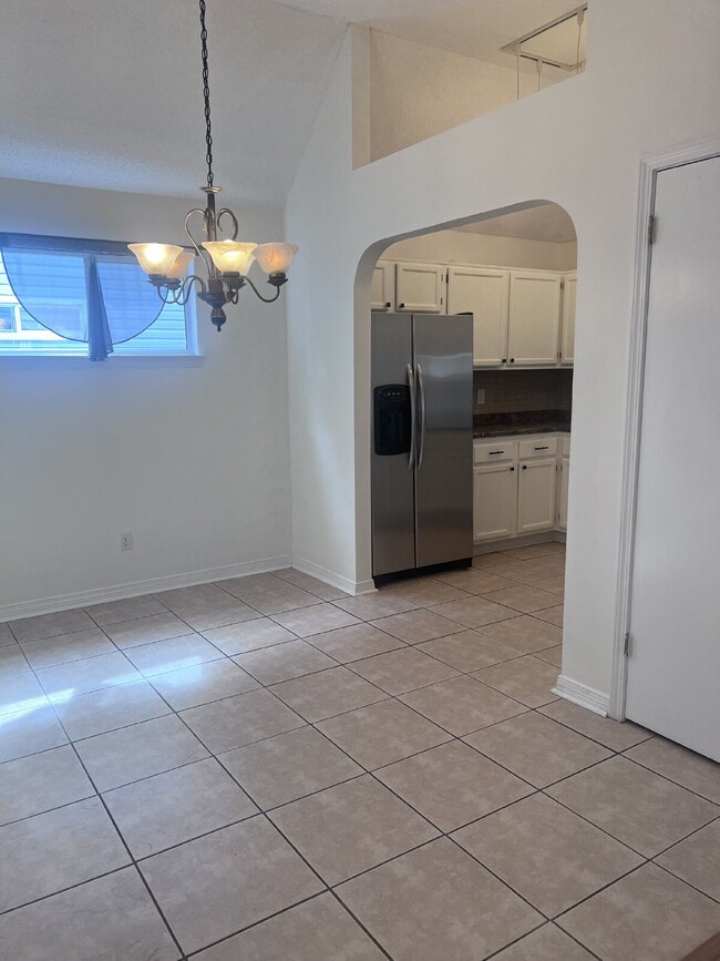Foto del edificio - 1721 Colonial Ct