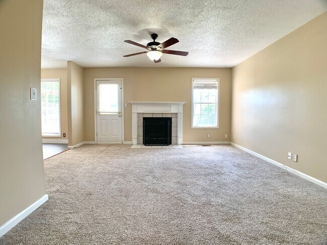 Foto del edificio - 4080 Challis Dr