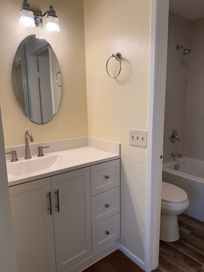 Foto del edificio - 8481 Westmore Rd