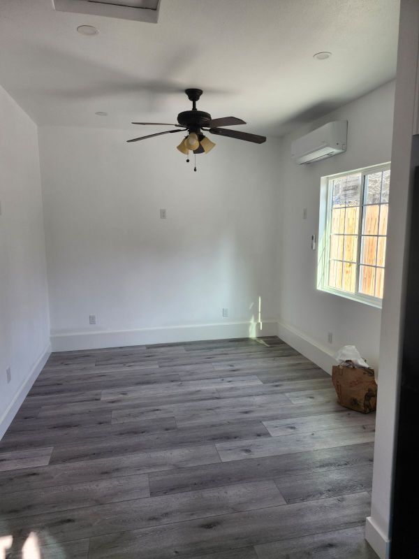 Foto del edificio - 6939 Wilbur Ave