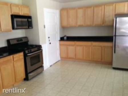 Foto del edificio - 3 br, 1 bath  - 66 Bedford St # 2