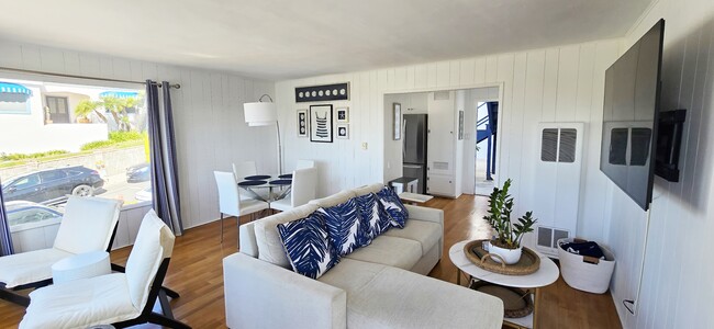 Building Photo - 2464 Hermosa Ave