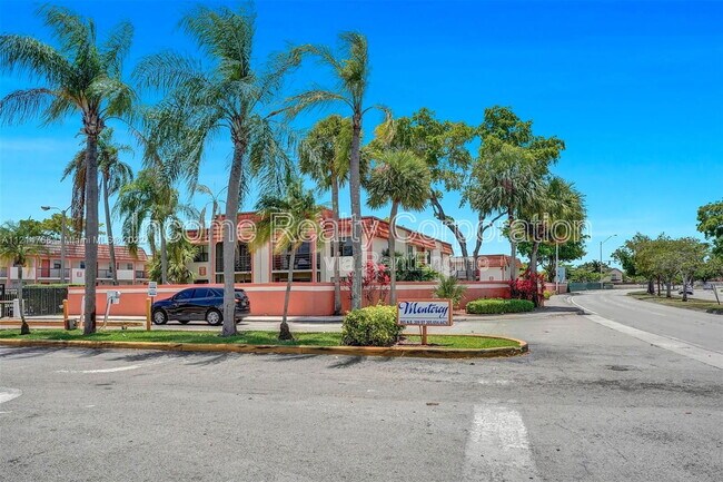 Foto del edificio - 842 NE 209th St