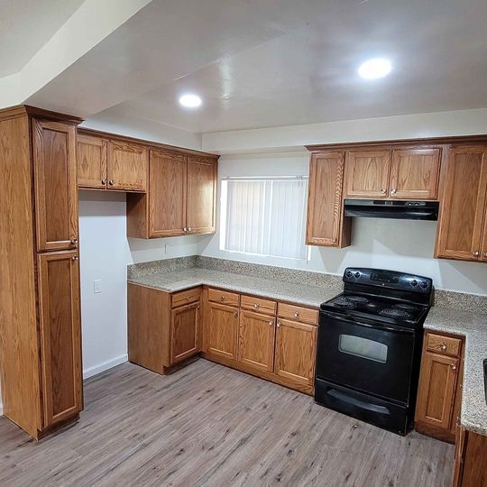 11516 Eucalyptus Ave Unit B, Hawthorne, CA 90250 Apartments in