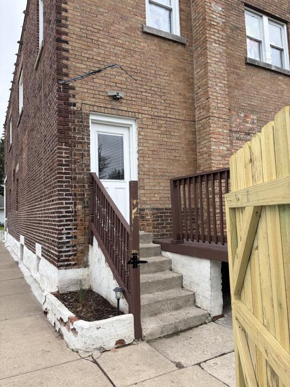 Building Photo - 729 Meeker Ave
