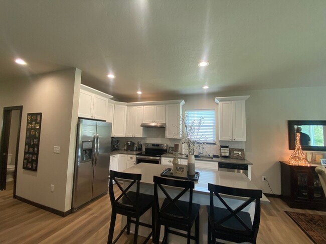 Foto del edificio - 4310-4312 N Centennial Ln