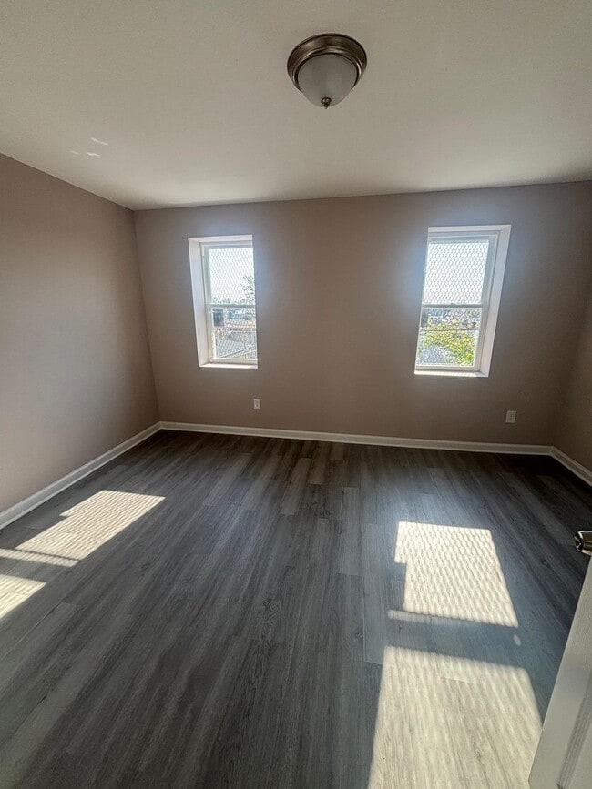 Building Photo - 1711 N Caroline St