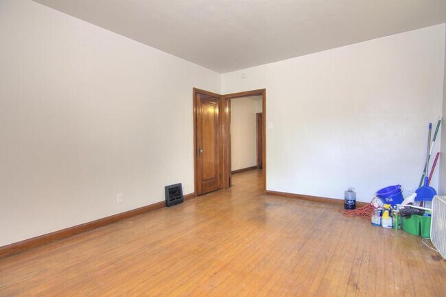 Building Photo - 4259 Bates St