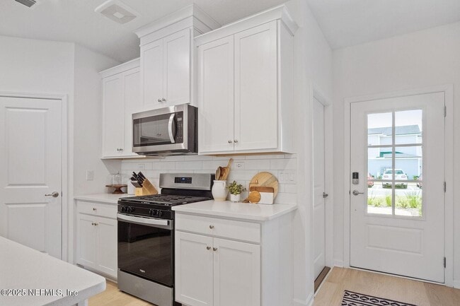 Building Photo - 531 Brandon Lks Dr