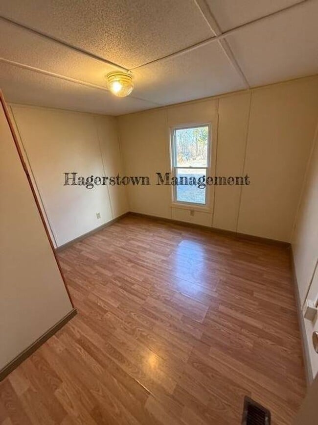 Foto del edificio - Nice 3 Bedroom Trailer