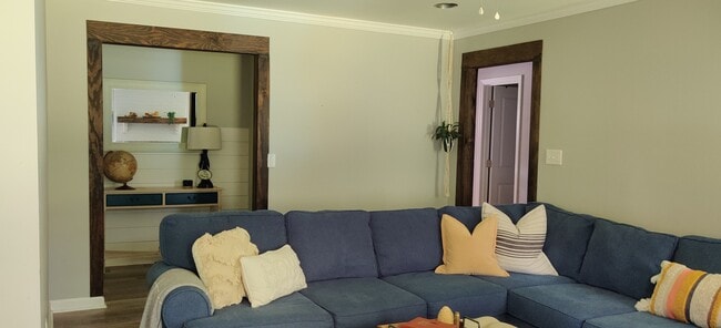 Entryway into living room - 102 Anna Ct