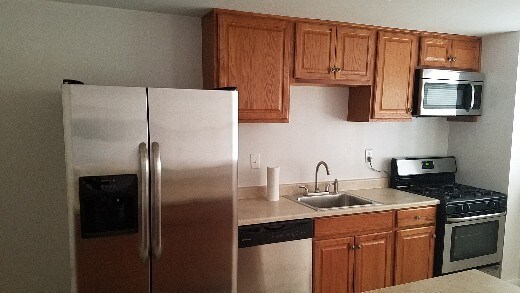 Building Photo - Newly Renovated Home in Hamilton