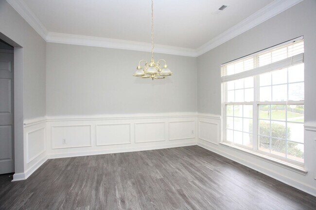 Foto del edificio - 7021 Tanners Creek Dr