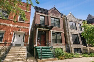 Building Photo - 2232 W Homer St