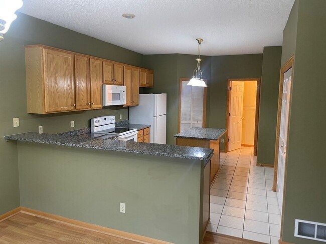 Building Photo - 7758 Snap Dragon Dr