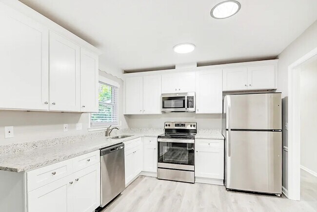 Foto del edificio - 1311 Clermont Rd